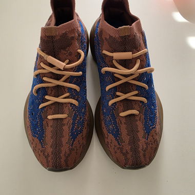 Baskets Adidas Yeezy Boost en maille brun/bleu