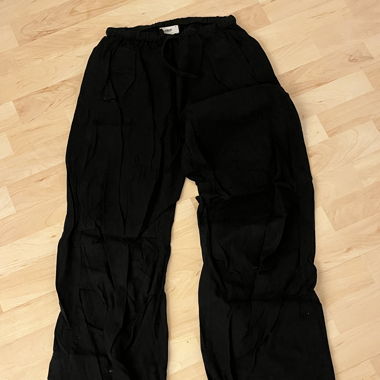 Schwarze Stoffhose