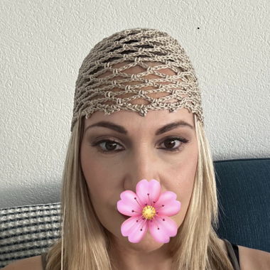 Beige fishnet beanie