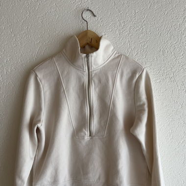 sweatshirt with zipper