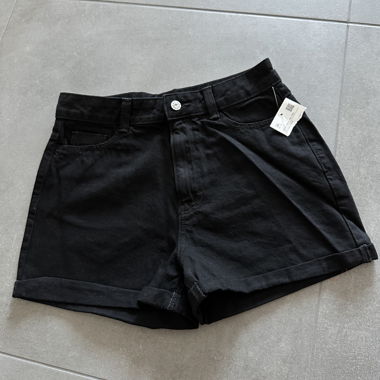 Schwarze High-Rise Mom-Shorts 36