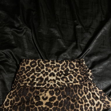 low rise skirt, leopard