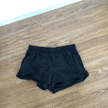 Schwarze Sport-Shorts