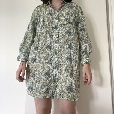 Abito camicia con motivo floreale di Zara