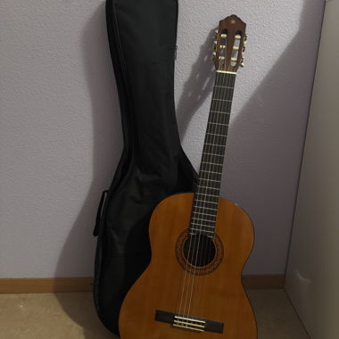Chitarra classica con custodia