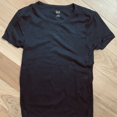 T-shirt nero classico GAP