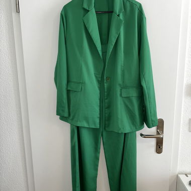 Green Women's Suit