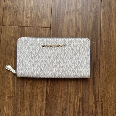 Michael Kors Geldtasche 