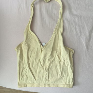 2 crop top a collo halter