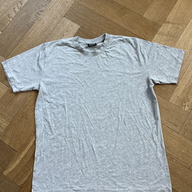 Graues Grundex T-Shirt Gr. L