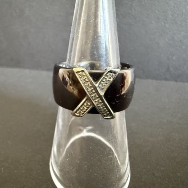Anello in ceramica