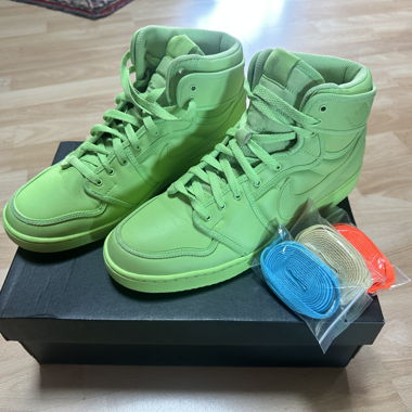 Billie Eilish Jordan 1 Retro Ghost Green