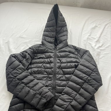Daunenjacke schwarz