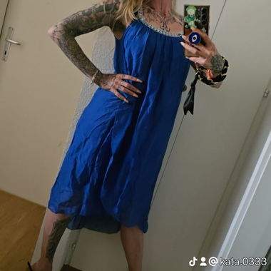 Blaues Kleid