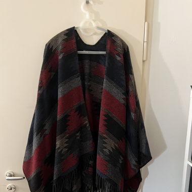 Elegant poncho cape 