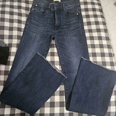 Blaues Flared-Jeans (Grösse 26)