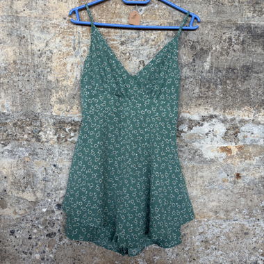 CIDER Geblümter kurzer Jumpsuit