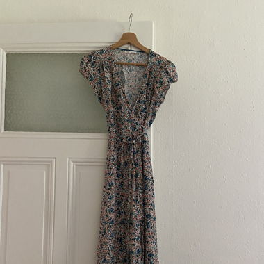 Langes Wickelkleid von Oysho