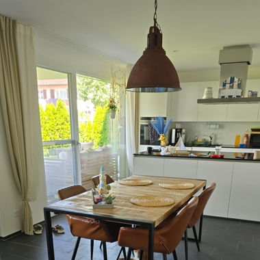 Esstisch Industrialstil aus Mangoholz