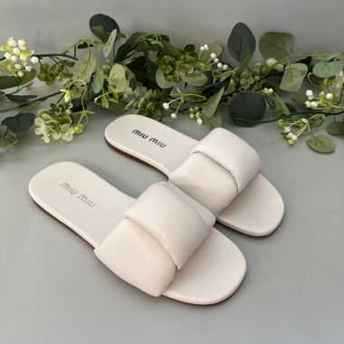 Weiße Miu Miu Lederslides 38 neu