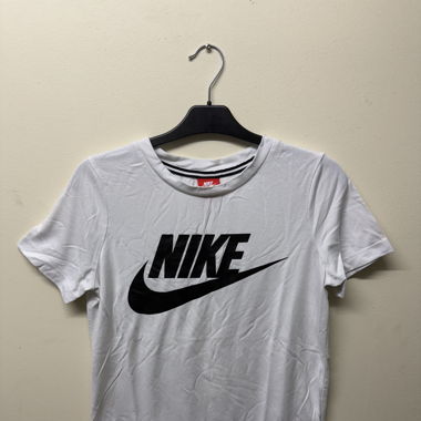 NIKE T-SHIRT