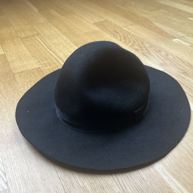 Hat/ Hut