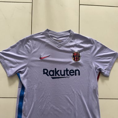 Barcelona 2021/22 away kit