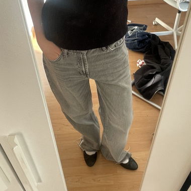 grey baggy low waist jeans
