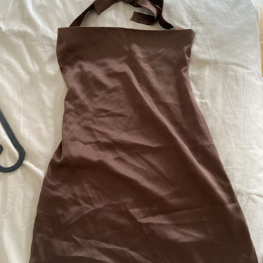 Top dos nu marron simple