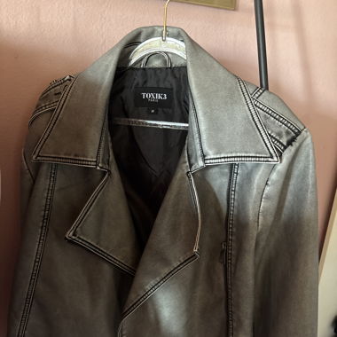 Veste en cuir grise 