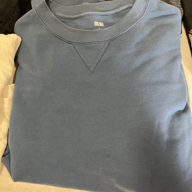 Sweatshirt bleu UNIQLO