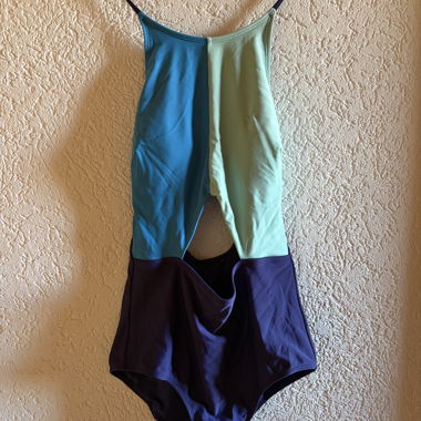 Einteiliger Badeanzug mit Rückenfreiem Design