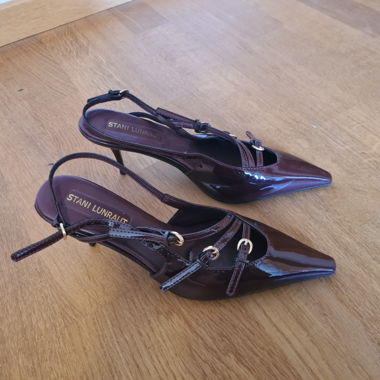 Stani Lunrault Slingback Heels