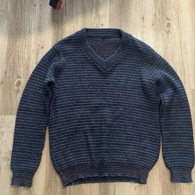 Maglione lavorato a maglia scollo a V blu