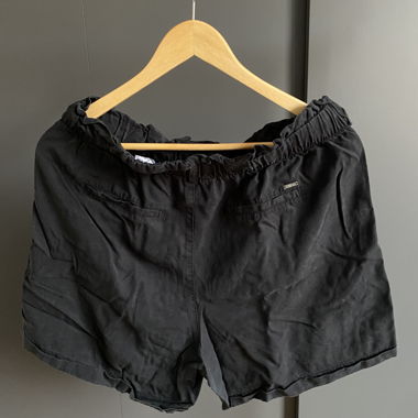 Short Fabric Trousers