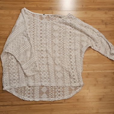 Blouse blanche en dentelle