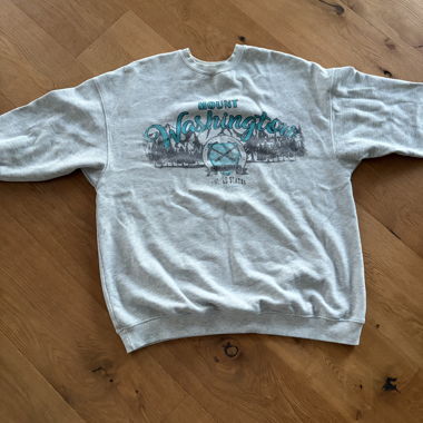Bershka Mount Washington Sweatshirt