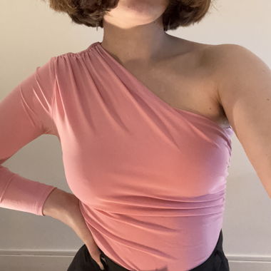rosa Body mit einem Ärmel