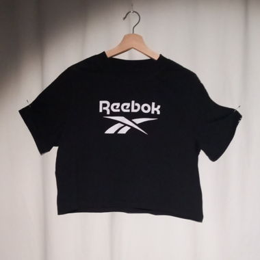 Bauchfreies T-Shirt