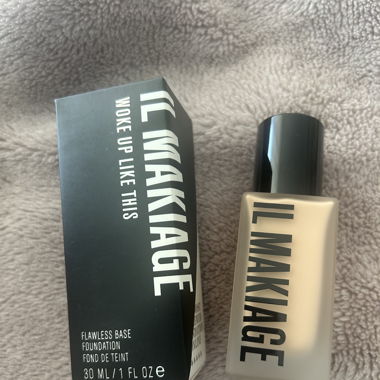 IL Makiage Foundation 