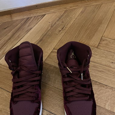 Jordan 1 Velvet Night taille 42.5