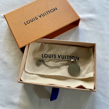 Spilla da revers metallizzata Louis Vuitton