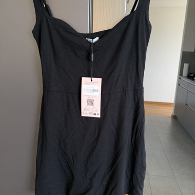 Schwarzes Kleid mit Trägern von Oh Polly