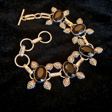 Bracciale floreale regolabile