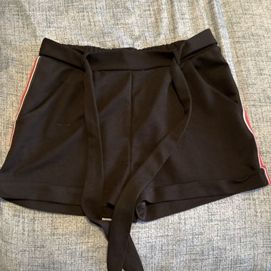 Schwarze Sport-Shorts