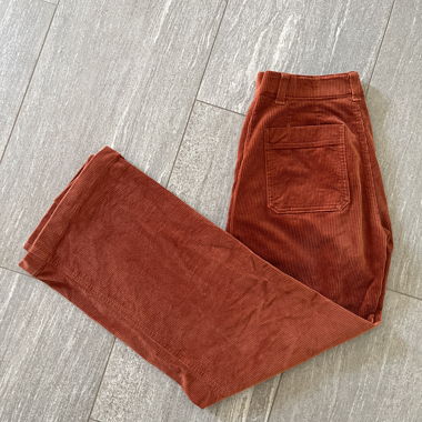 Pantaloni in velluto a coste Uniqlo rosso ruggine