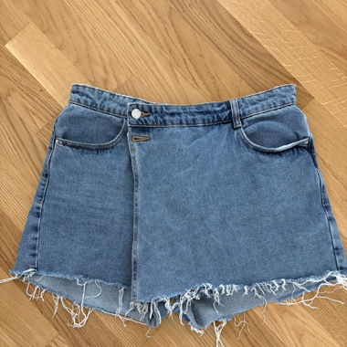 Jeans shorts-rock style