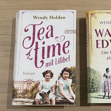 2 Romanew von Wendy Holden