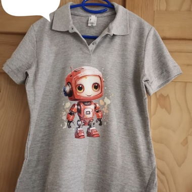 Graues Poloshirt mit Roboterdruck