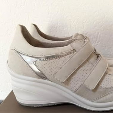 Chaussures en cuir P.39